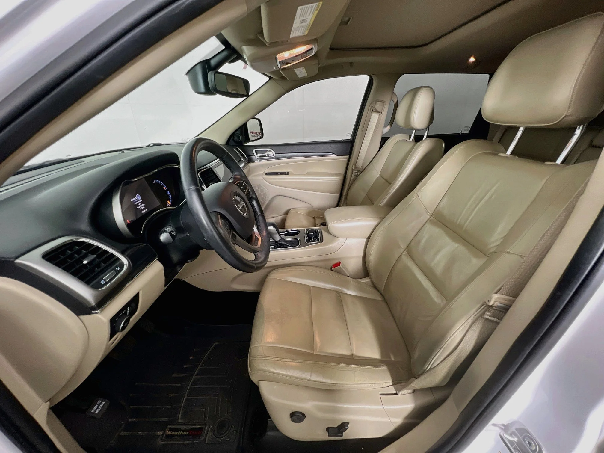 Used 2019 Bright White Clearcoat Jeep LIMITED image 7