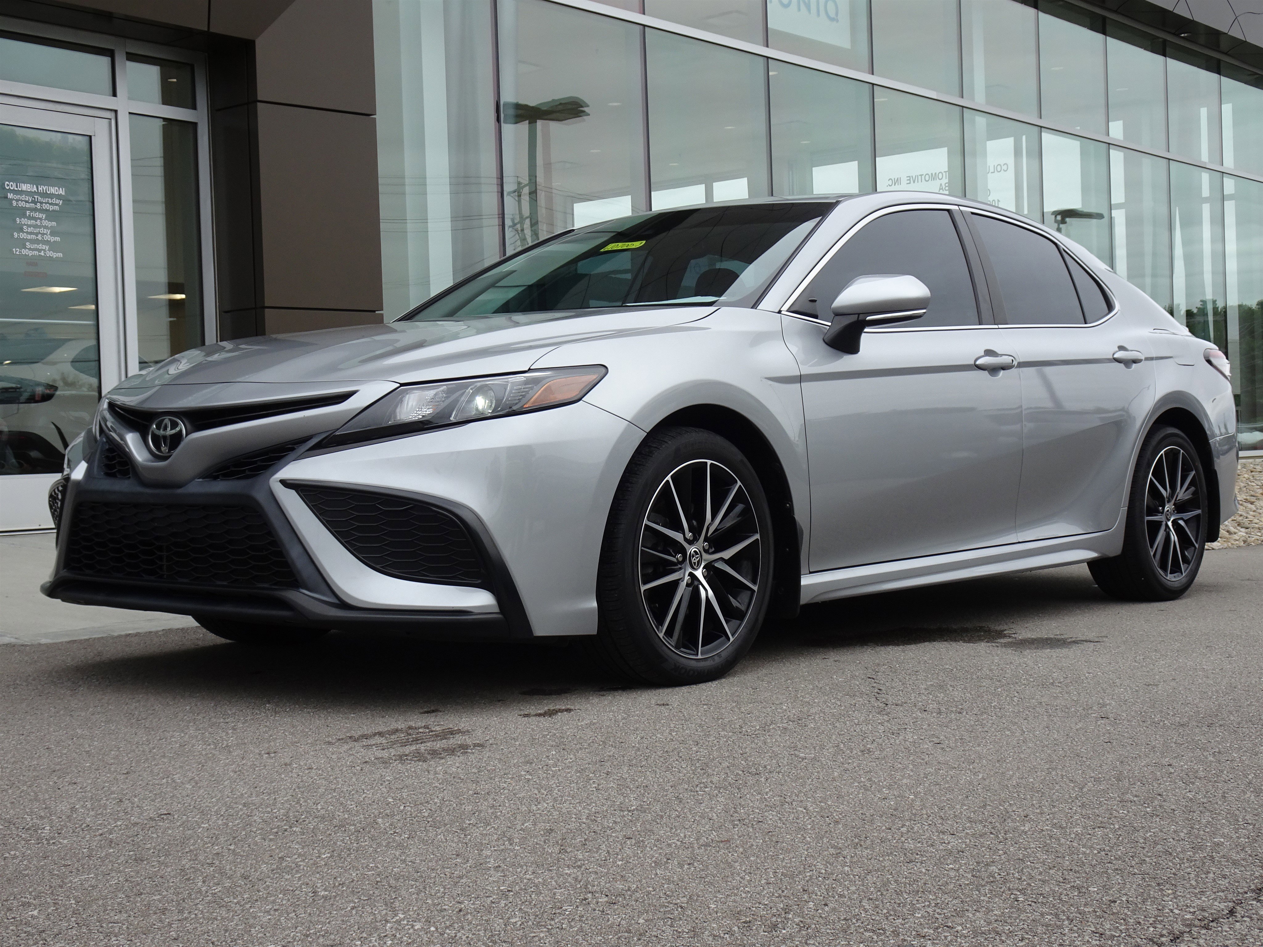 2021 Toyota Camry 2.5 Auto SE's photo