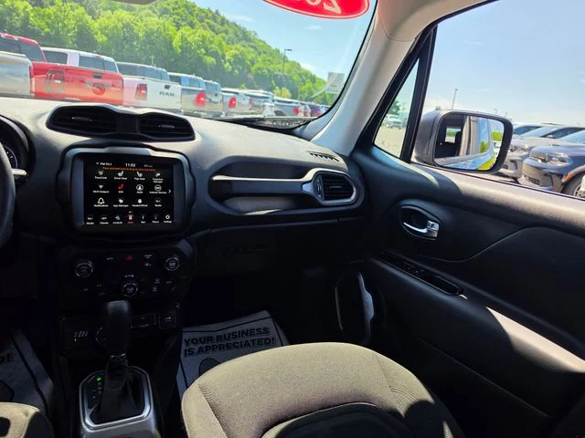 Used 2022 Black Jeep Latitude image 12