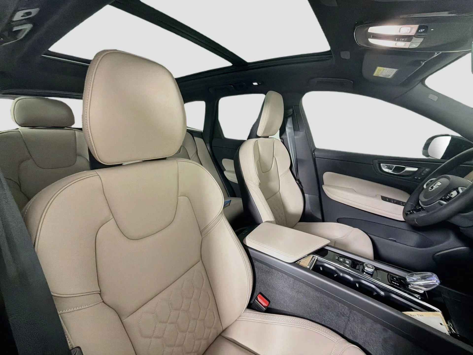 New 2026 Bright Dusk Volvo Plus image 27