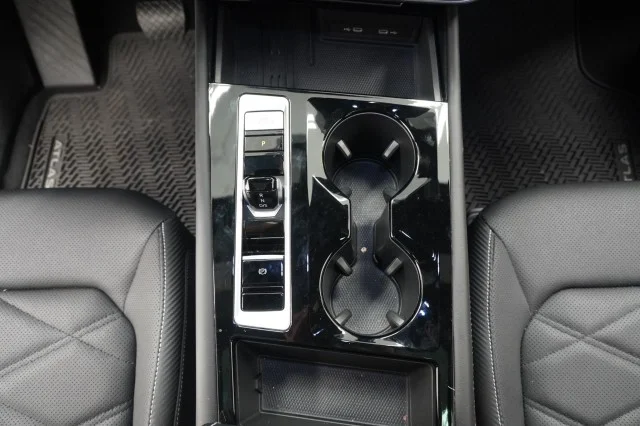 2025 Volkswagen Atlas Cross Sport SE w/Tech - Photo 27