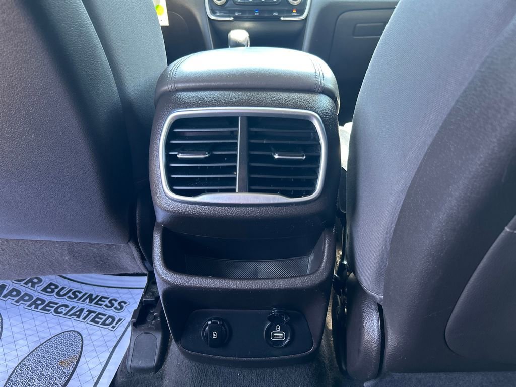 Used 2019 Orange Hyundai SE image 16