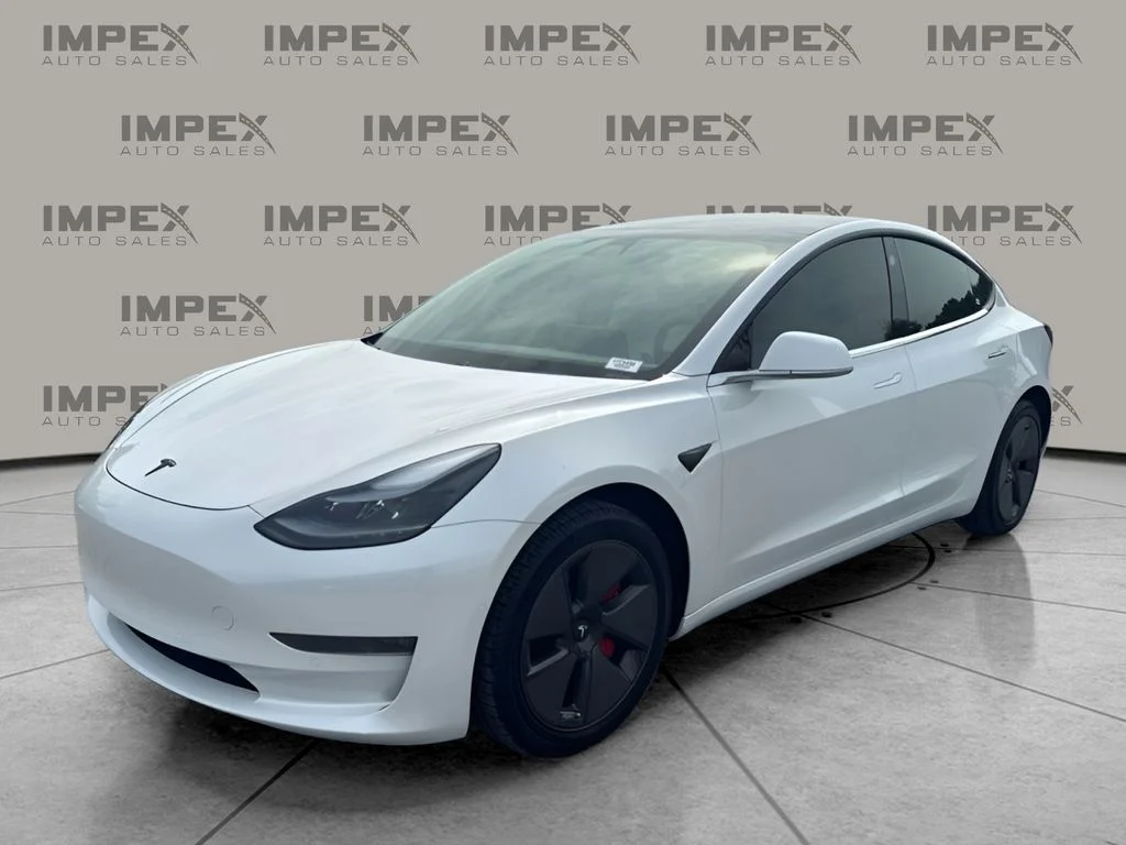 Used 2020 White Tesla Long Range image 1