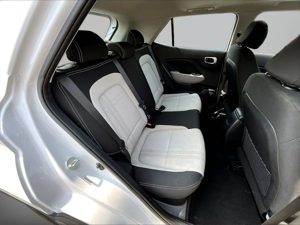 Used 2023 White Hyundai SEL image 23