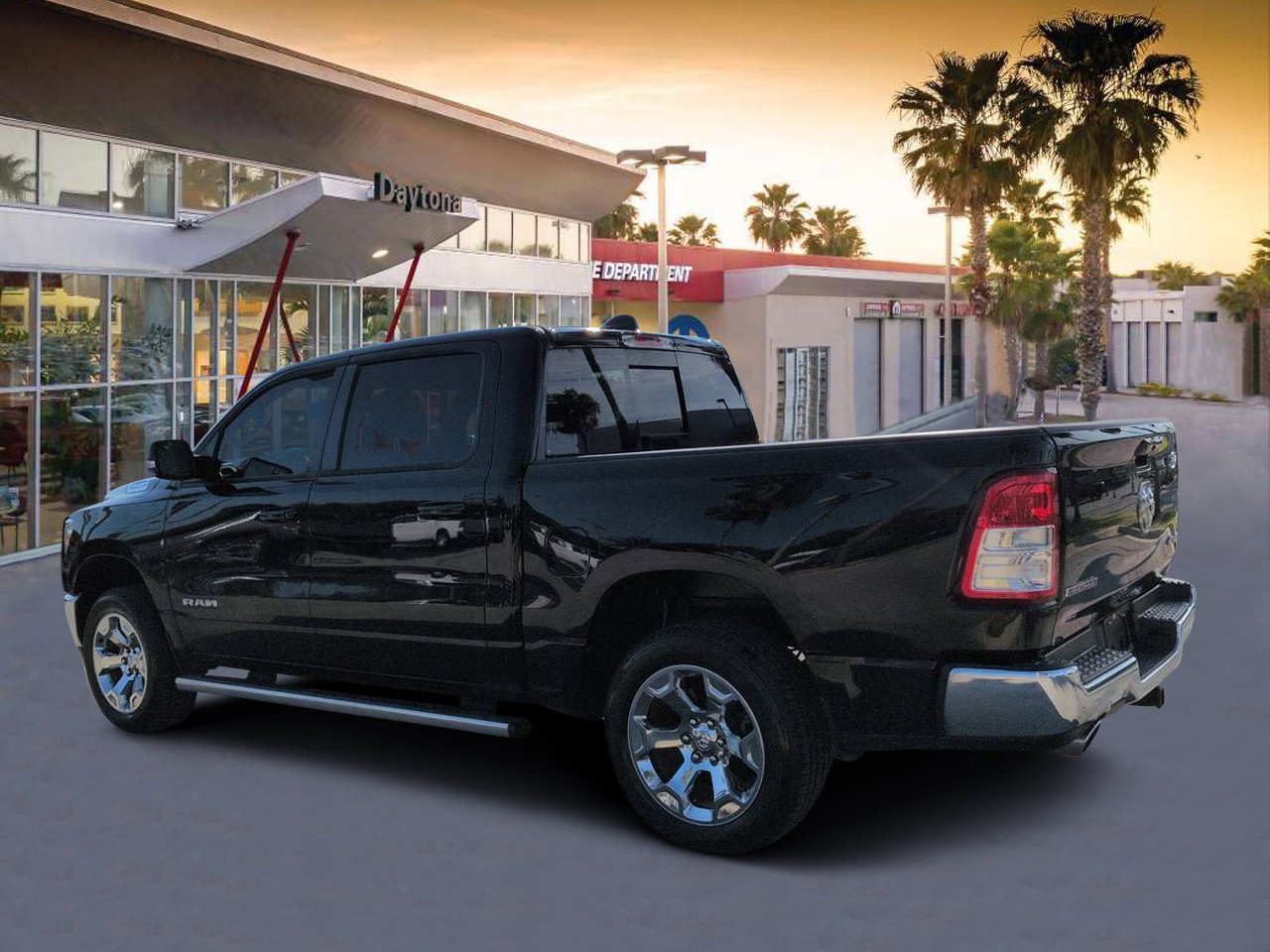 Used 2022 Diamond Black Ram Big Horn image 5