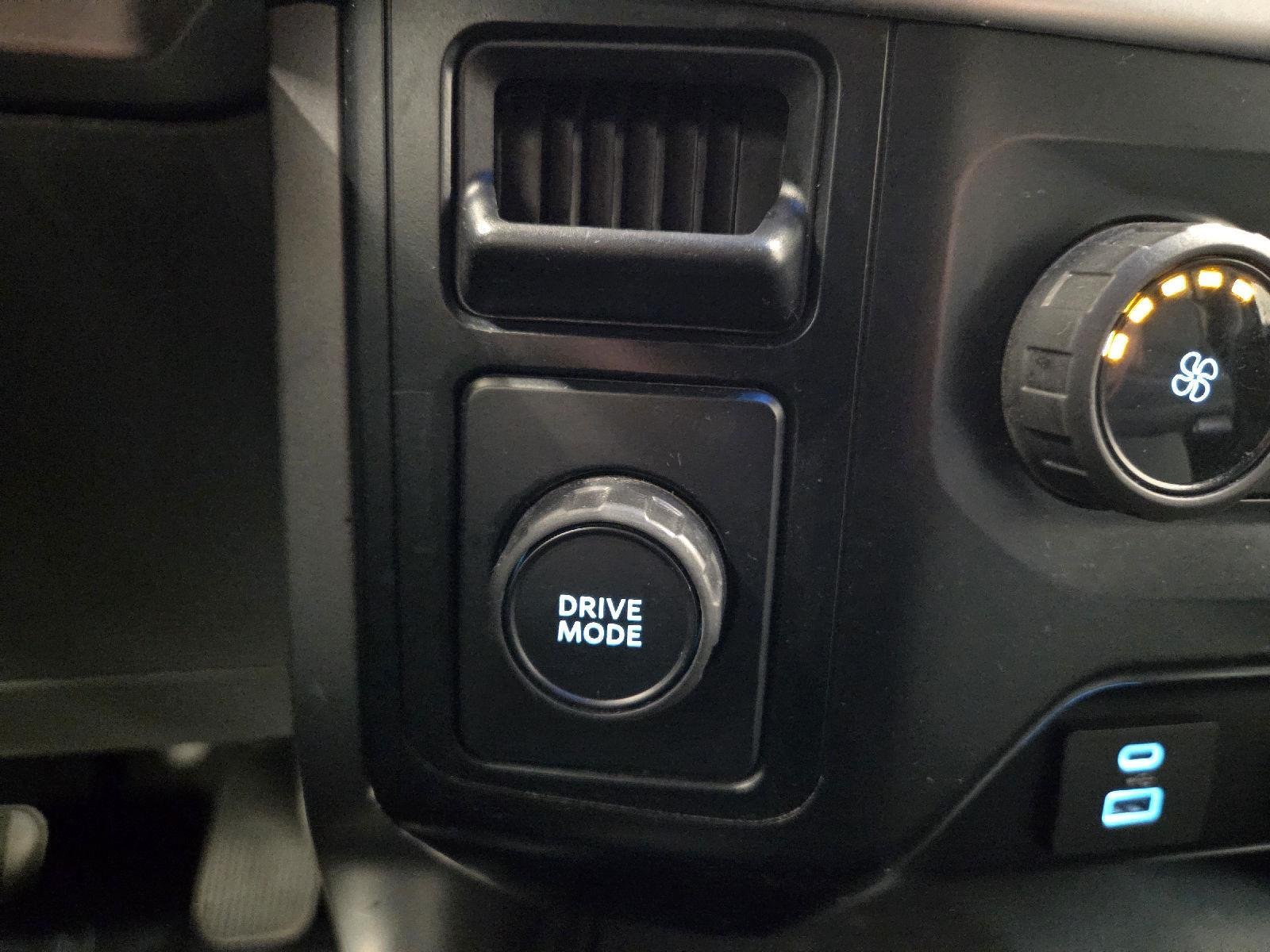 Used 2023 GRAY Ford XLT image 26
