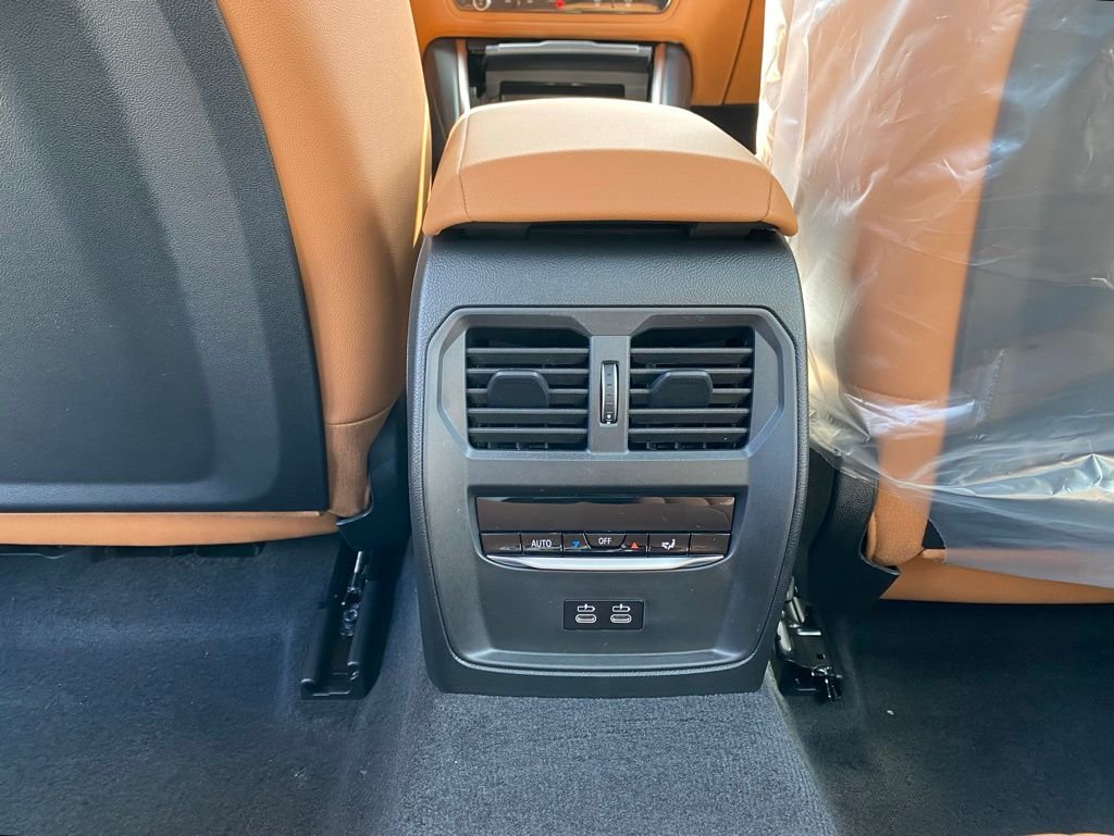 New 2026 Skyscraper Grey Metallic BMW 330i xDrive image 8
