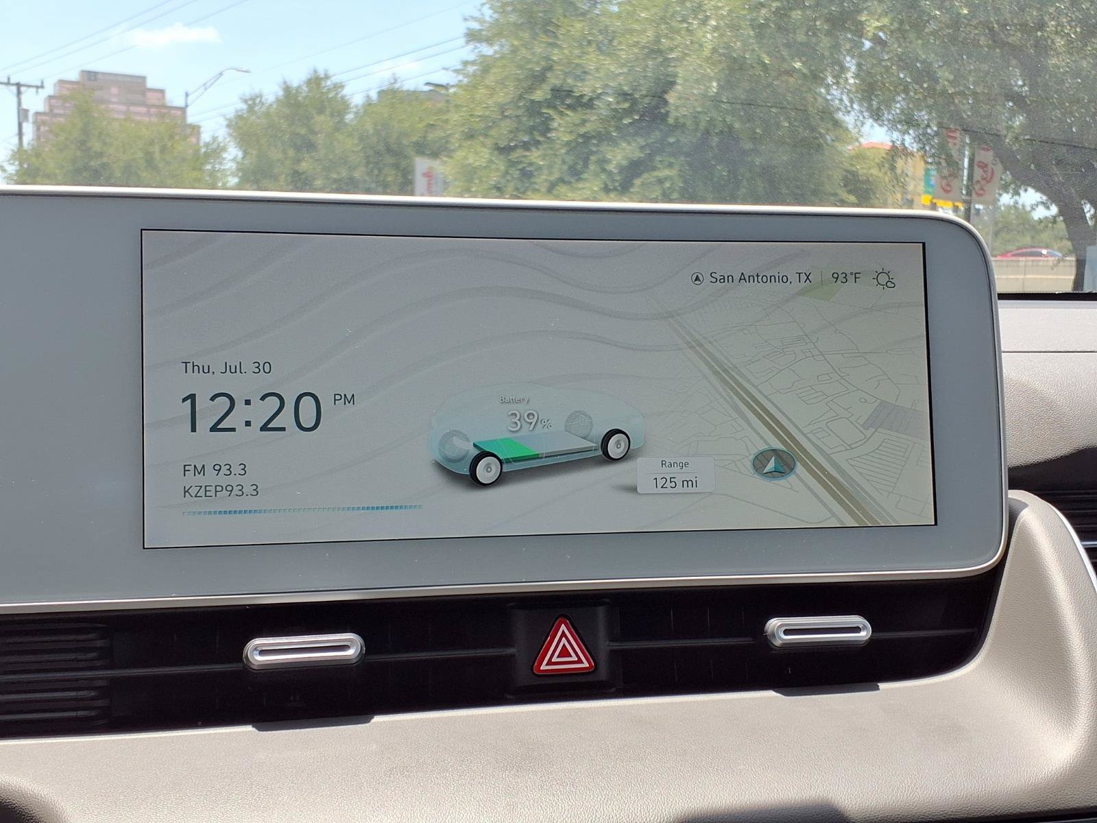Used 2024 Atlas White Hyundai SEL image 16