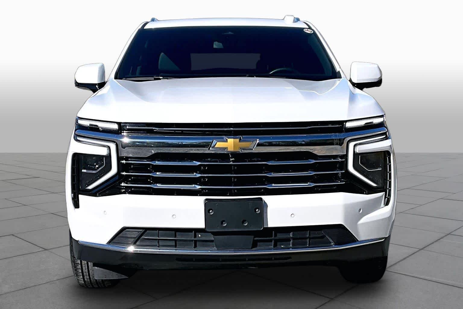 Used 2025 Summit White Chevrolet LT image 4