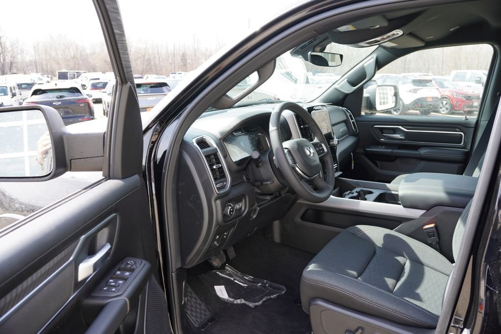 New 2026 Diamond Black Crystal Pearl-Coat Exterior Paint RAM Big Horn image 10