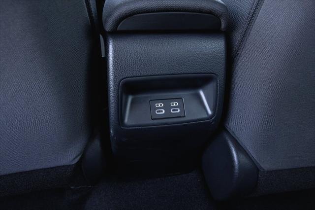 Certified Used 2026 WIND CHILL PEARL Toyota  image 28