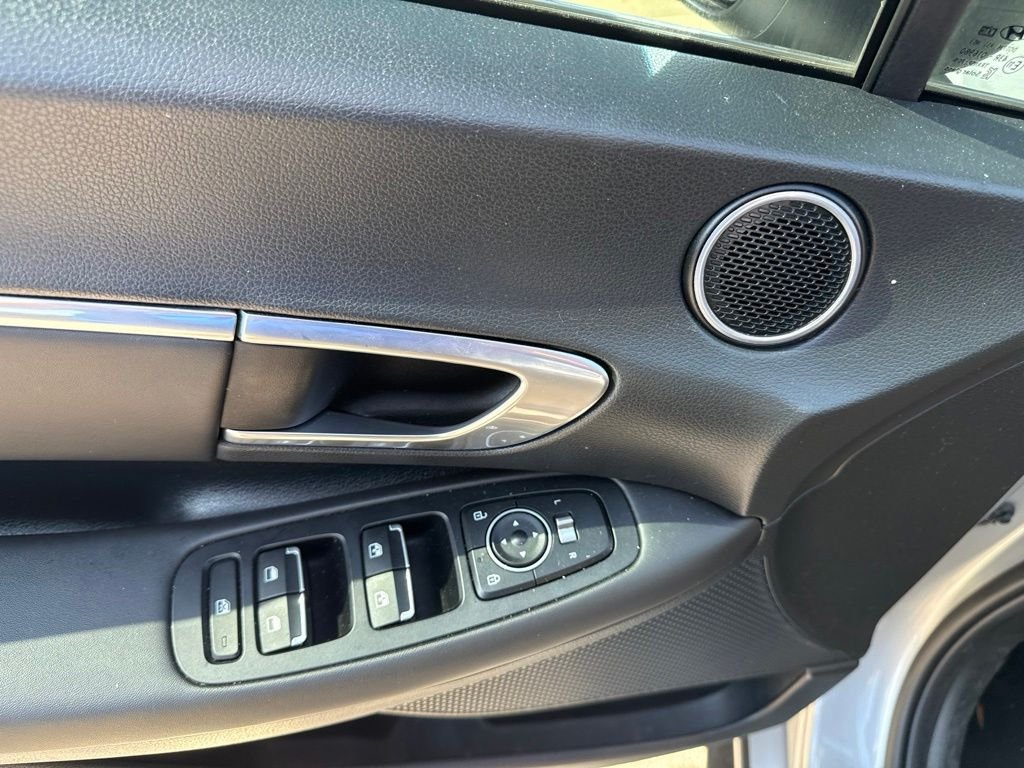 Used 2023 Silver Hyundai SEL image 23
