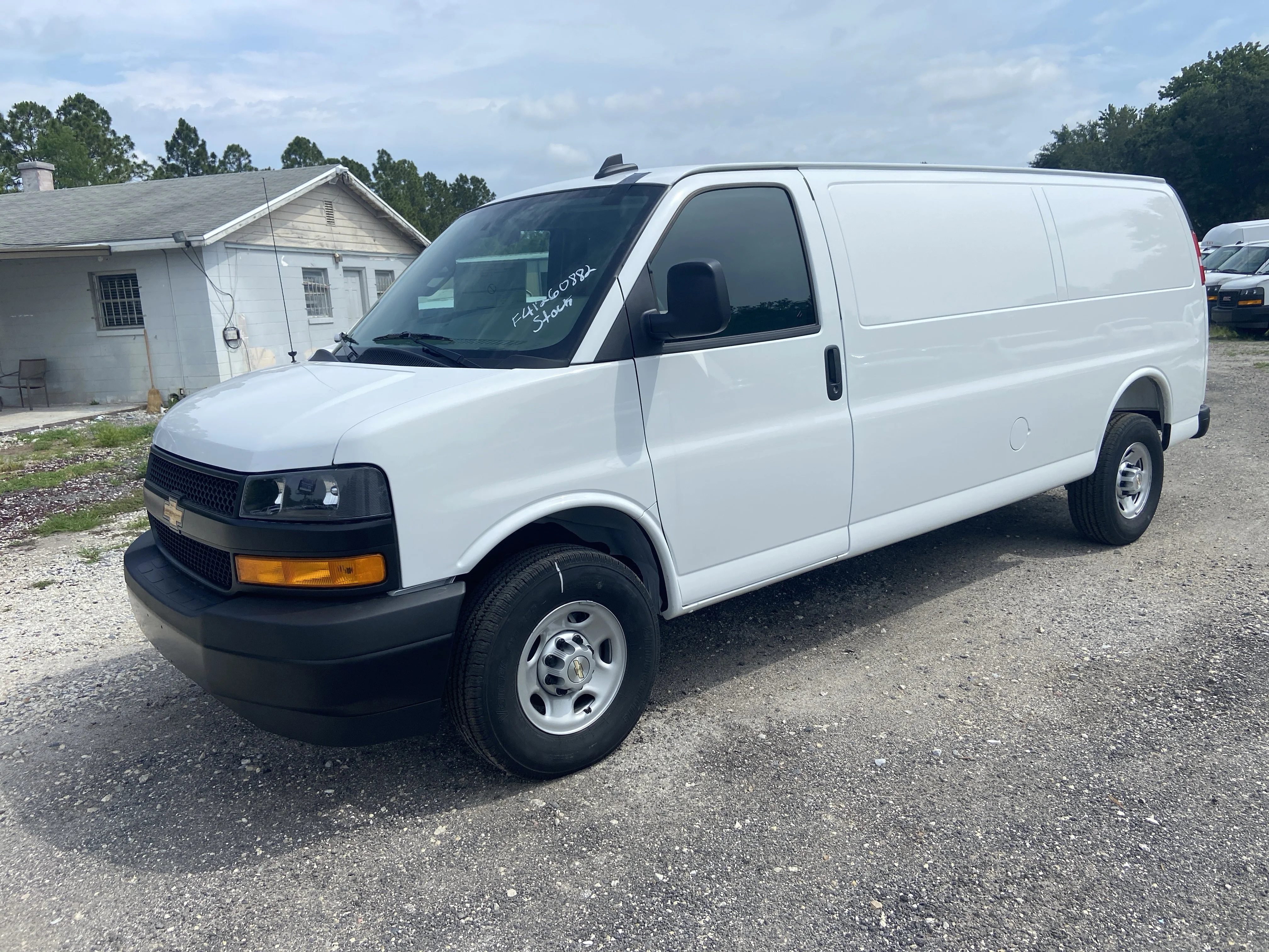 2026 Chevrolet Express 3500 Extended Work Van's photo