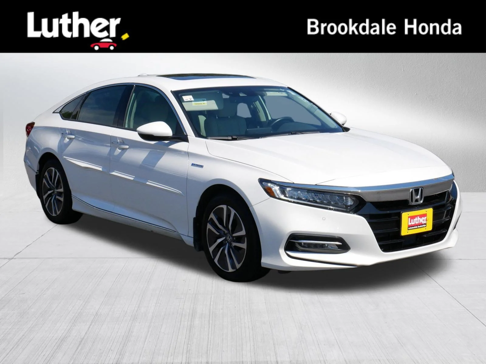 Used 2019 Platinum White Pearl Honda Touring image 1