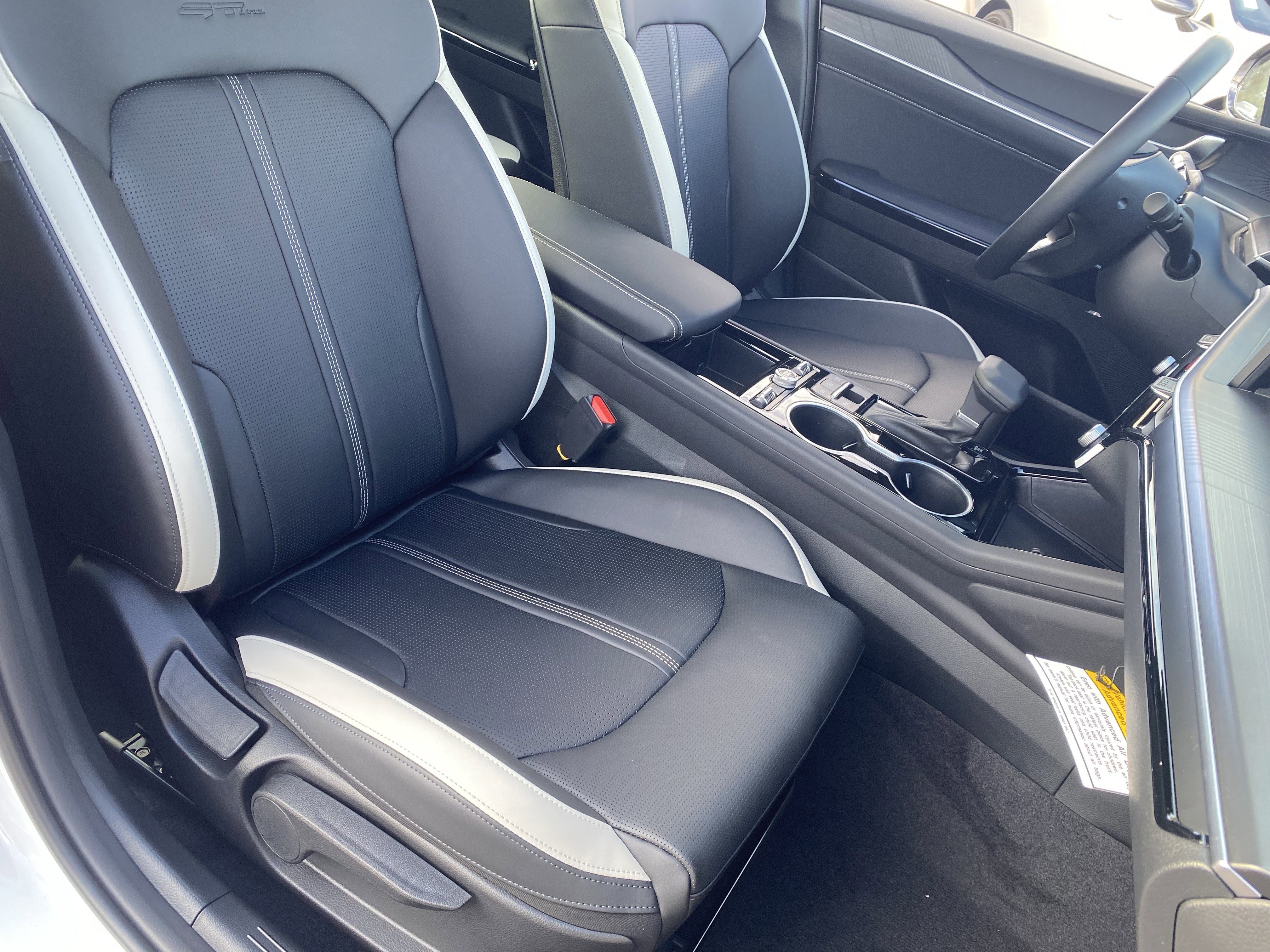 New 2026 Snow White Pearl Kia GT-Line FWD image 8