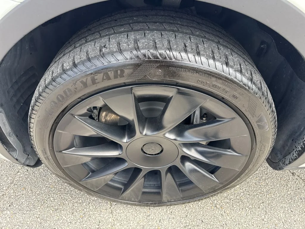 Used 2024  Tesla Long Range image 10