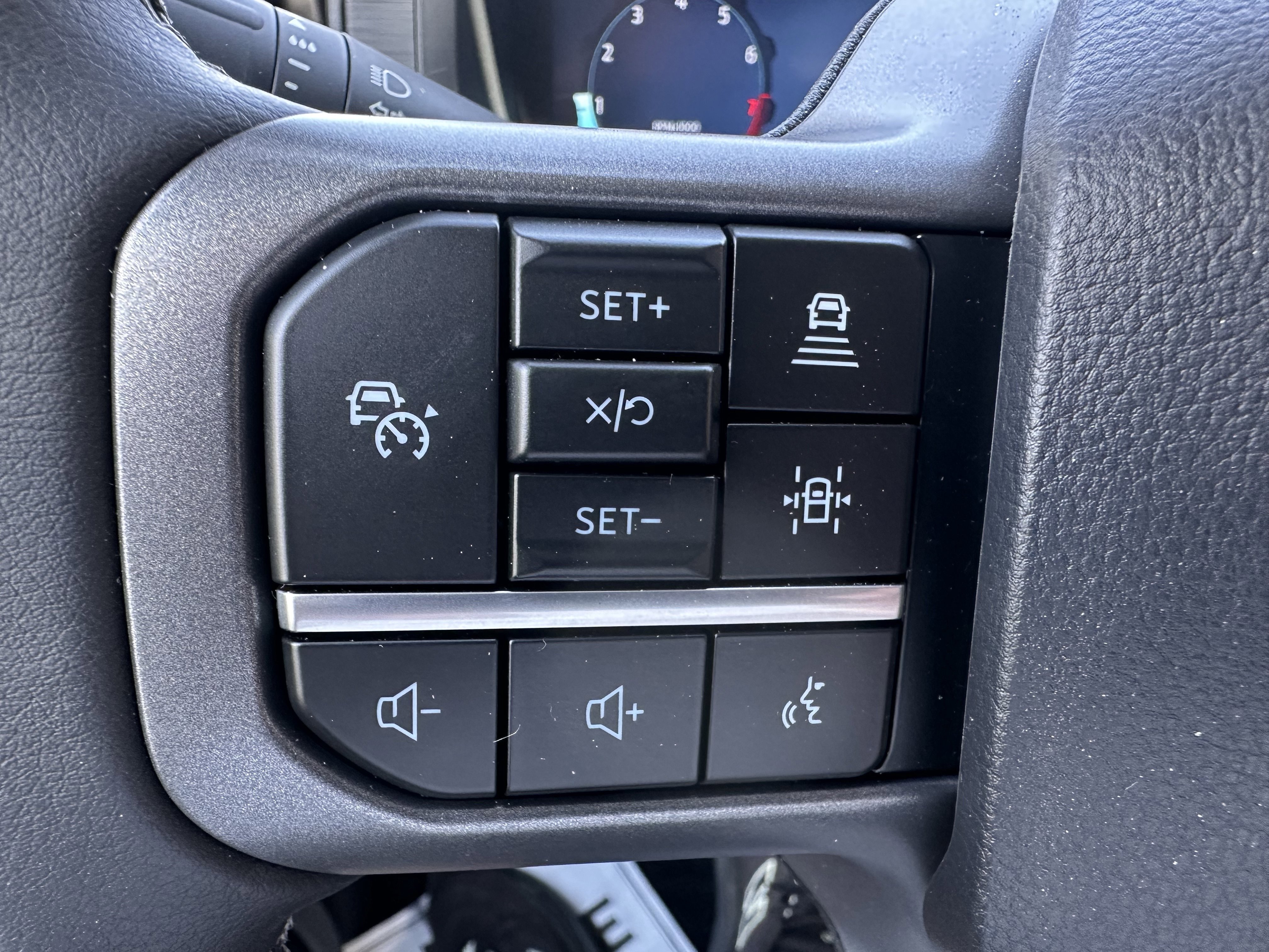 New 2026 Oxford White Ford XLT image 22
