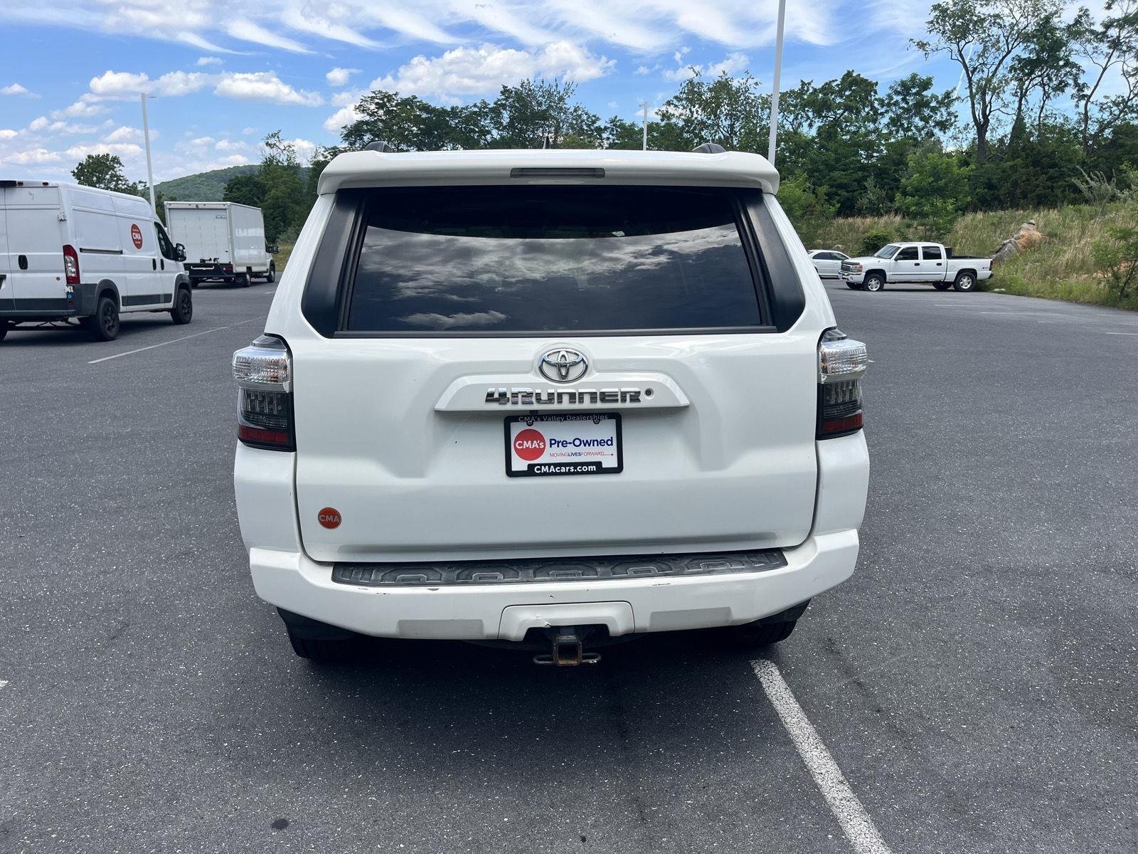Used 2019 Super White Toyota SR5 image 10