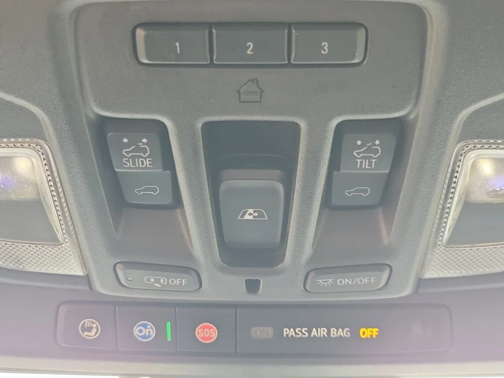 Used 2021 White GMC AT4 image 35