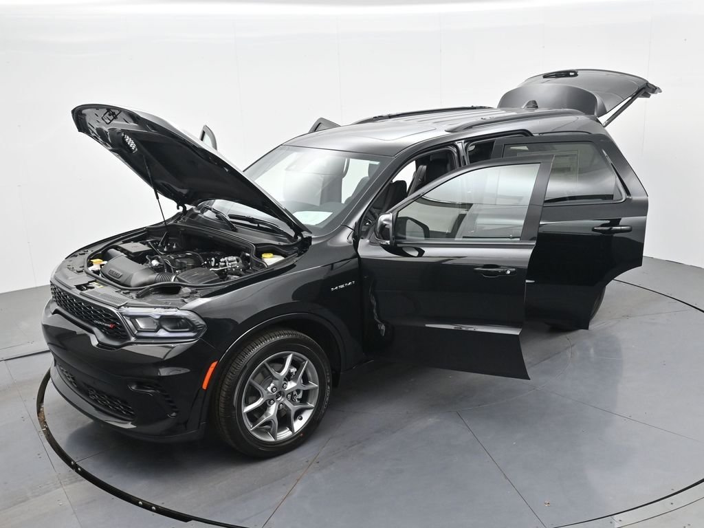 New 2026 Diamond Black Clear-Coat Exterior Paint Dodge GT Plus HEMI V8 image 45