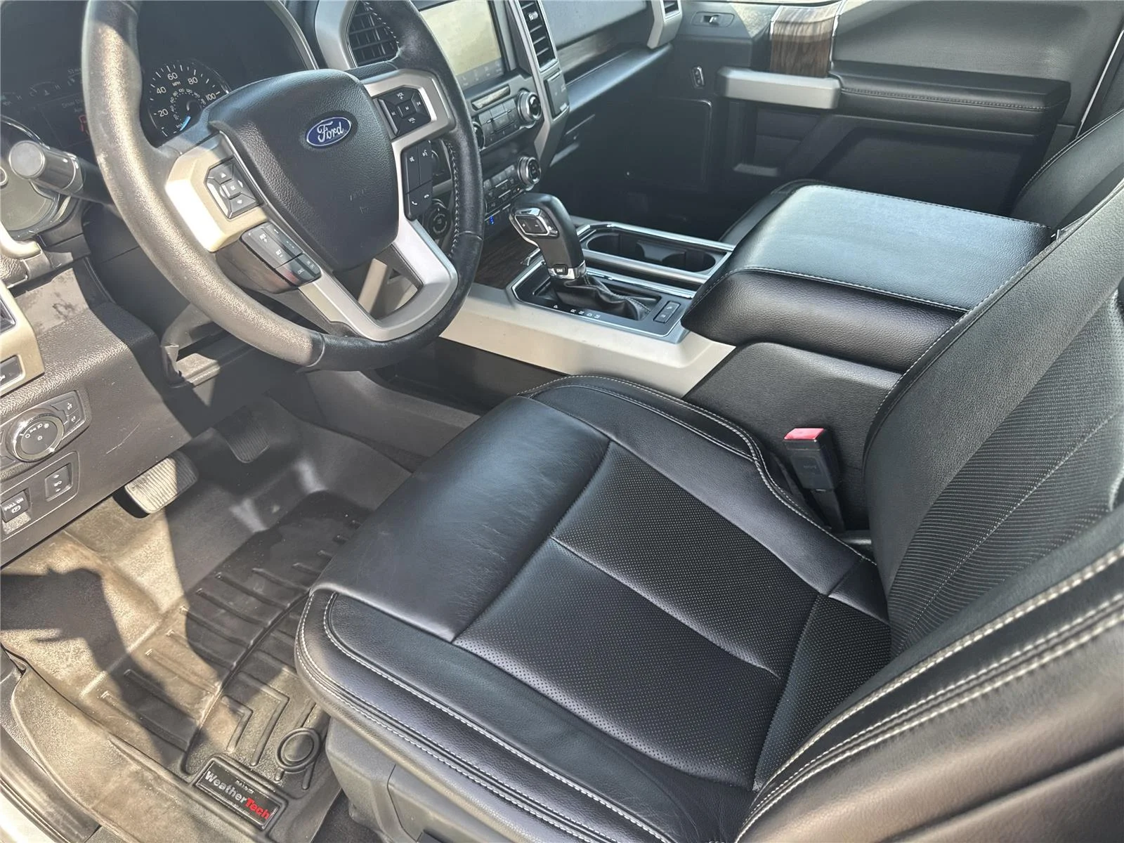 Used 2019 Ingot Silver Ford LARIAT image 10