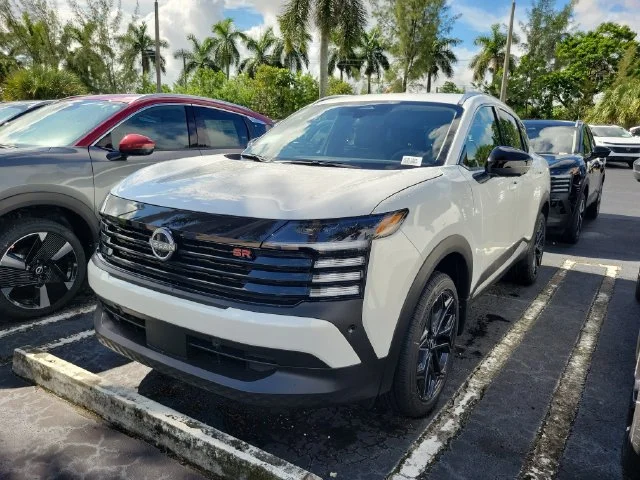 New 2027 Aspen White TriCoat Nissan SR image 2