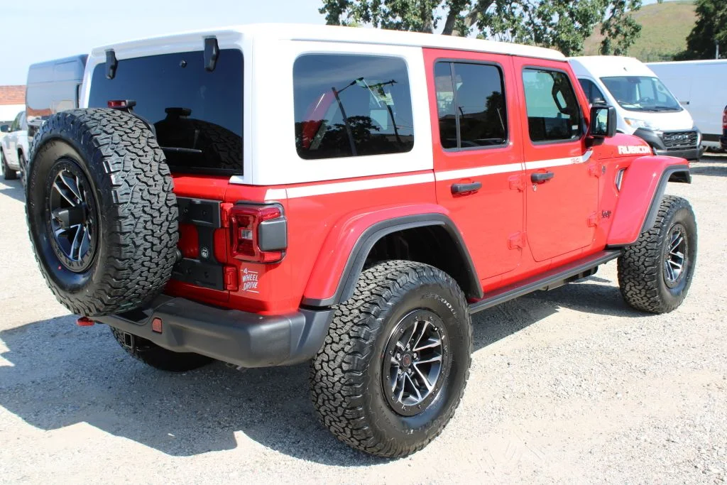 New 2026 Firecracker Red Clear-Coat Exterior Paint Jeep Rubicon image 4
