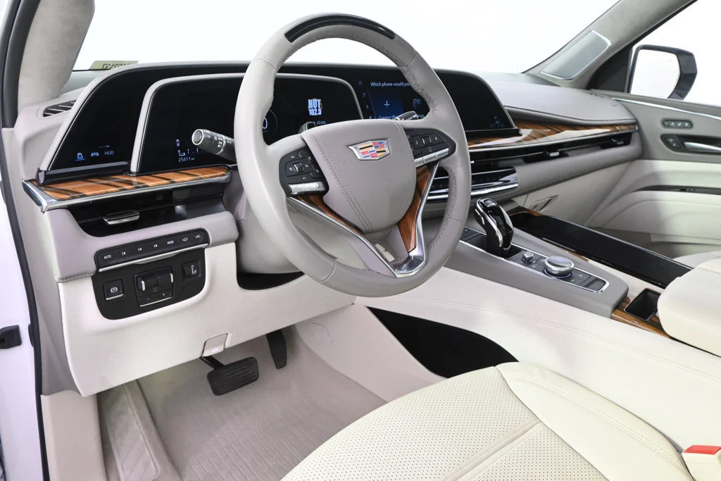Used 2024 Crystal White Tricoat Cadillac Premium Luxury Platinum image 11