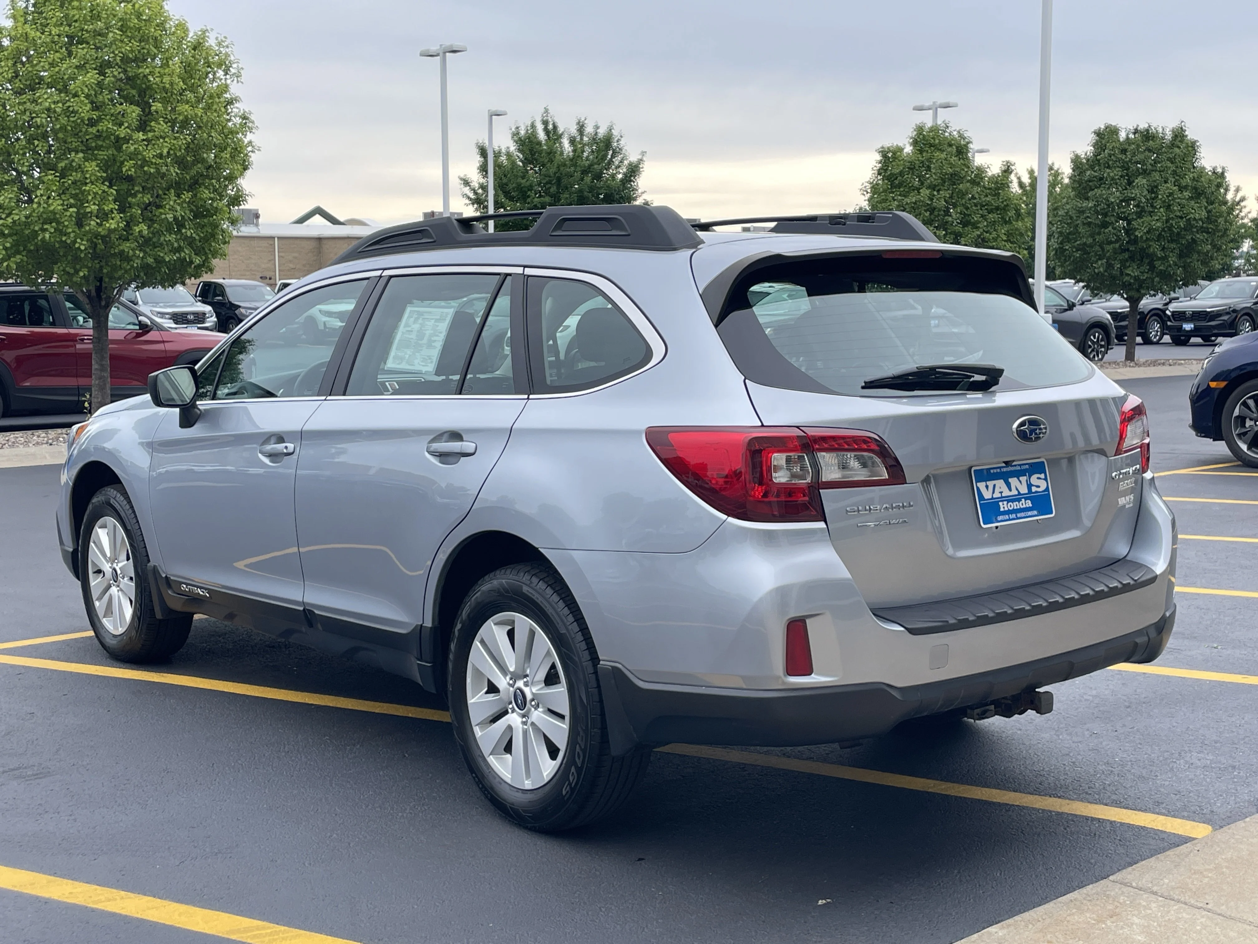 Used 2017 Ice Silver Metallic Subaru 2.5i image 5