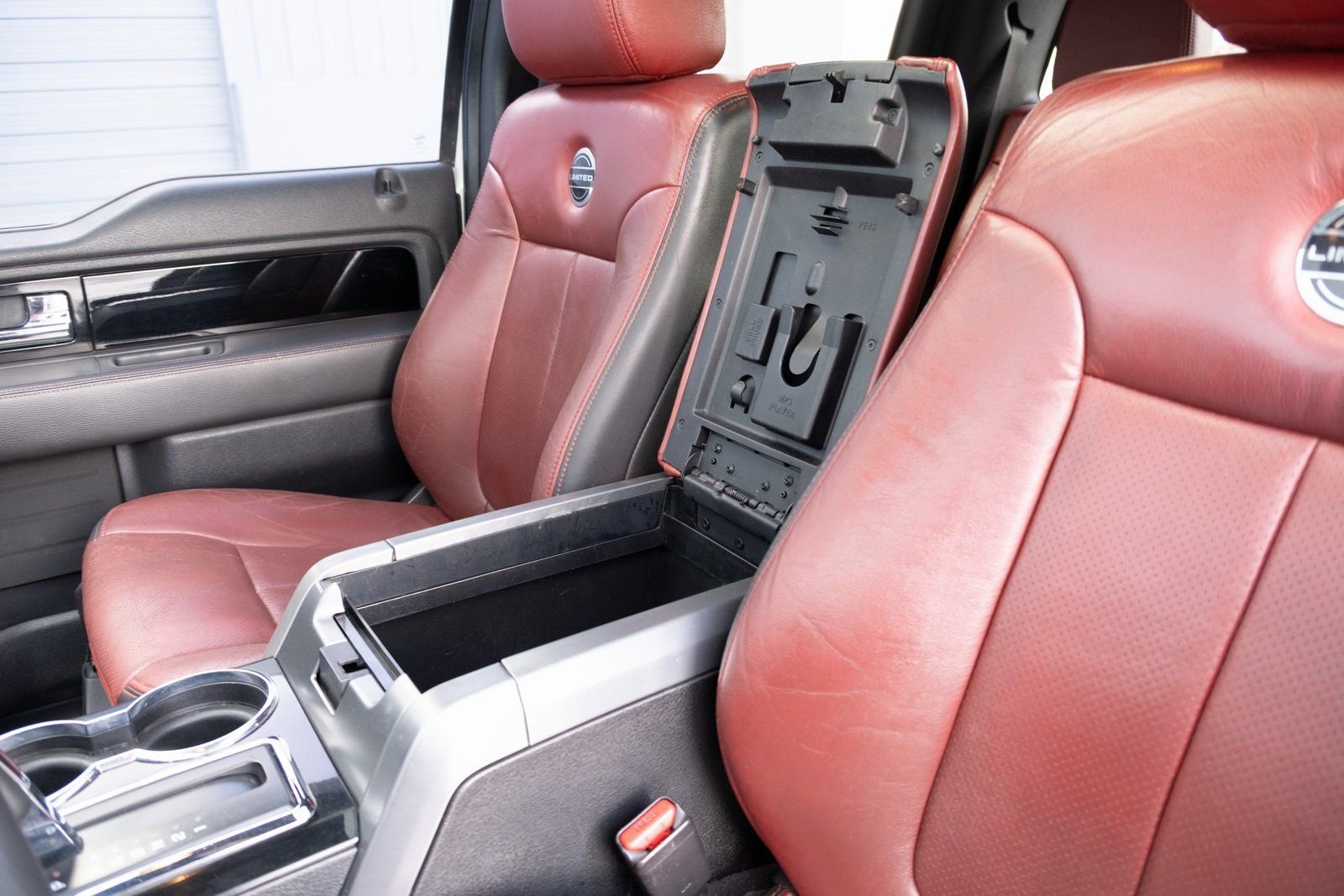 Used 2013  Ford Limited image 8