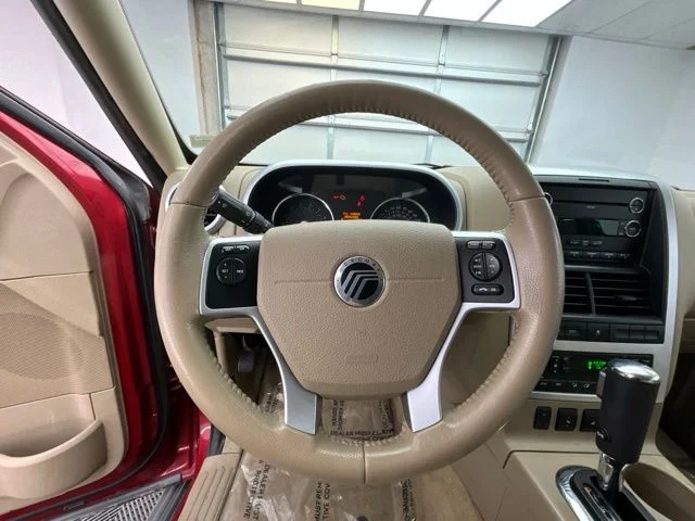 Used 2010  Mercury Base image 7