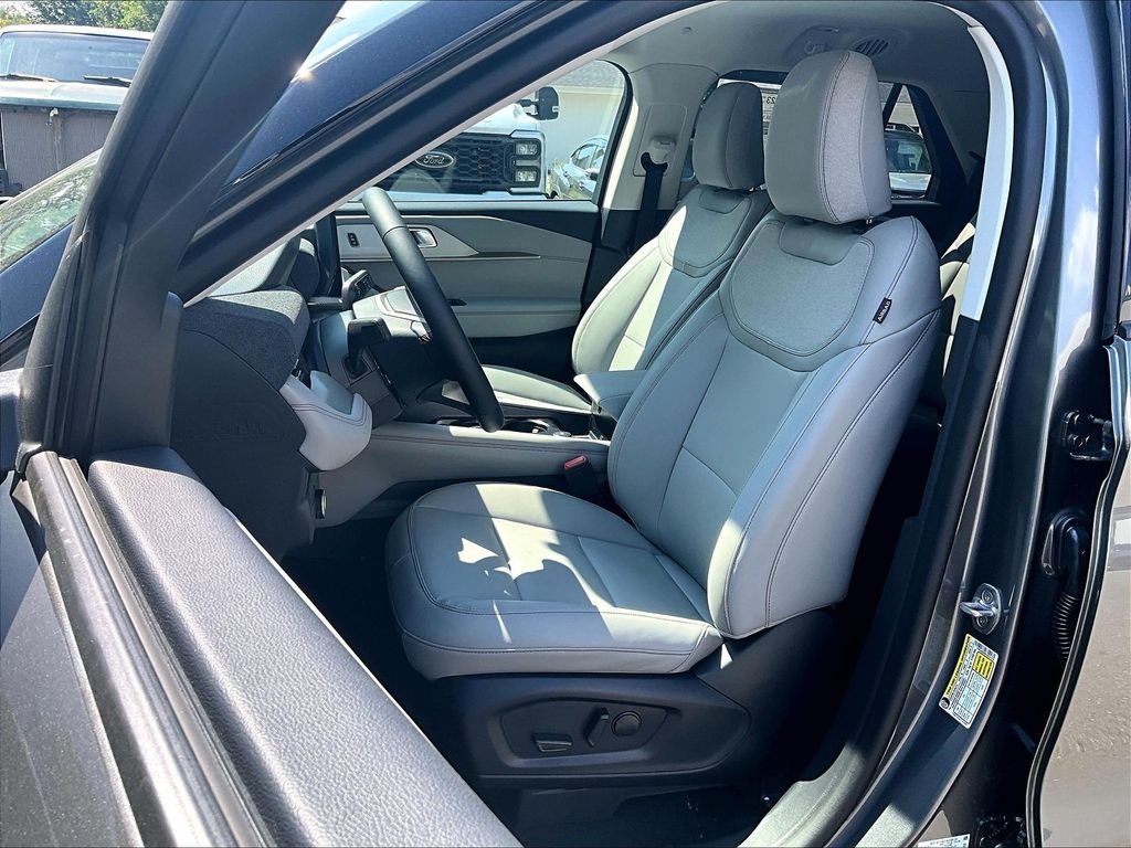 New 2026 Carbonized Gray Metallic Ford Active image 10