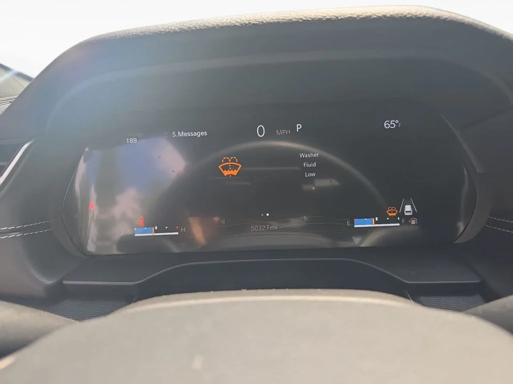 Used 2023 White Jeep Altitude image 12
