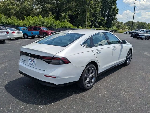 Used 2024 Platinum White Pearl Honda EX image 7