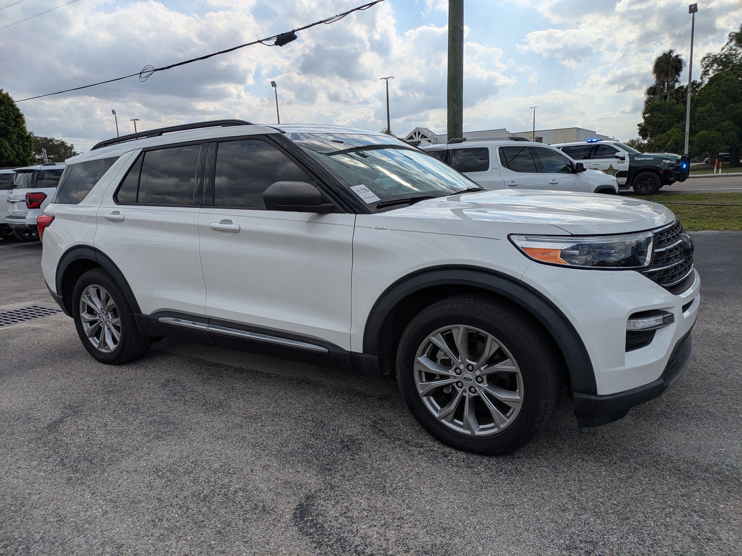 Used 2023 Oxford White Ford XLT image 2