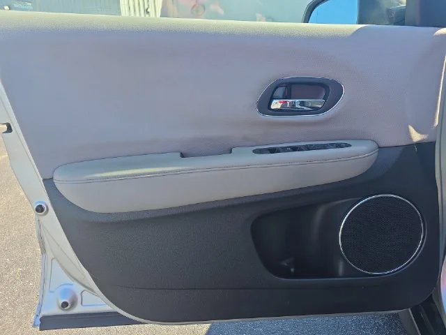 Used 2016  Honda EX image 26