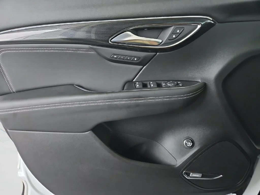 Used 2022 SUMMIT WHITE Buick Essence image 19