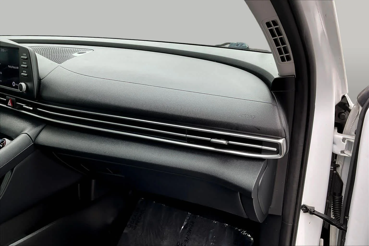Used 2021 Quartz White Hyundai SEL image 17