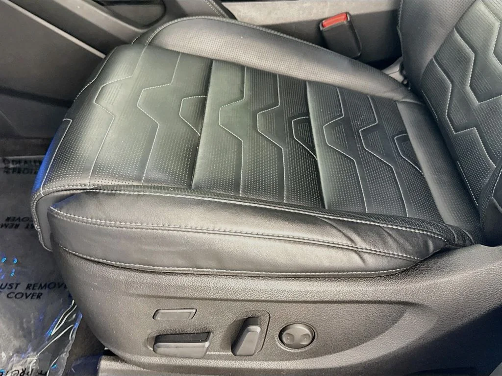 Used 2022 White Kia SX image 20