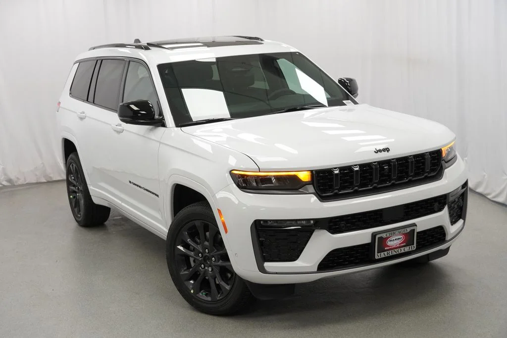 New 2026 Bright White Clear-Coat Exterior Paint Jeep Limited Reserve image 8