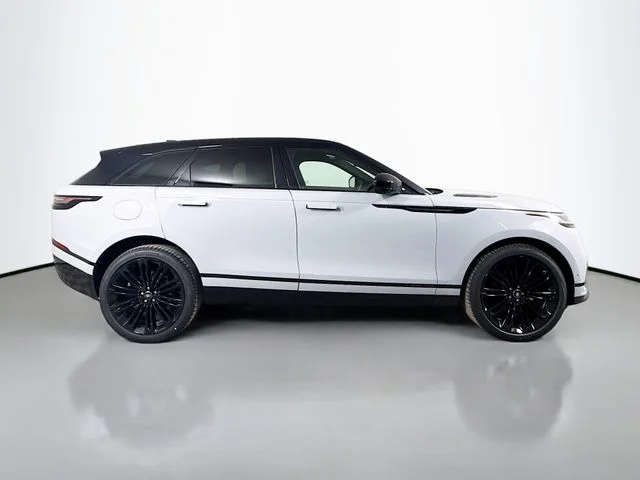 New 2026 Arroios Grey Land Rover P250 Base image 4