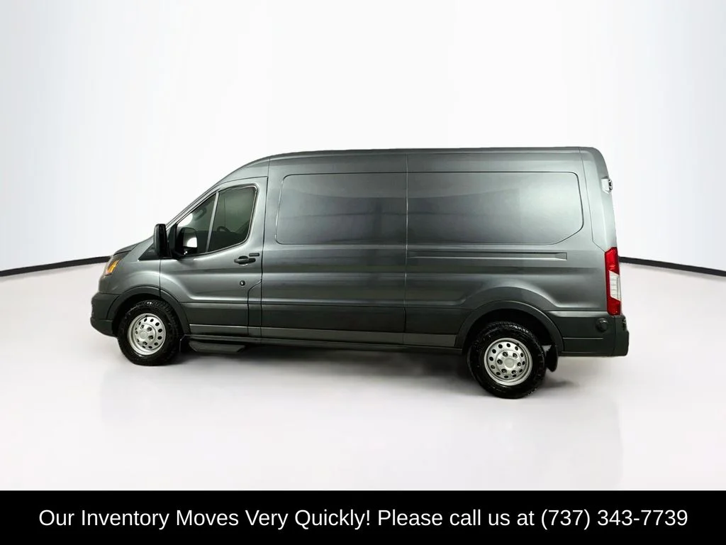 Used 2024 Gray Metallic Ford Base image 4