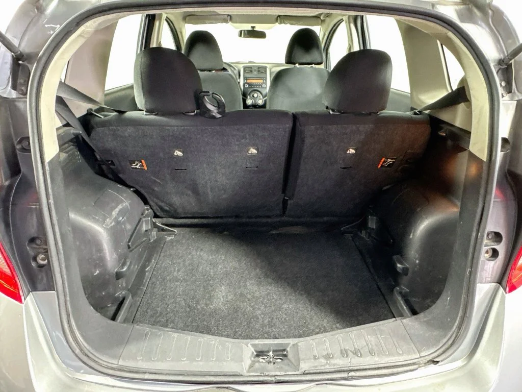Used 2014 Gray Nissan S image 27