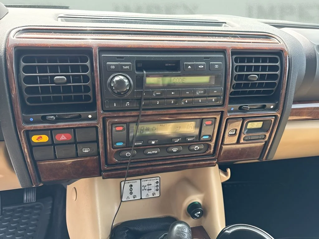 Used 2004  Land Rover SE image 18
