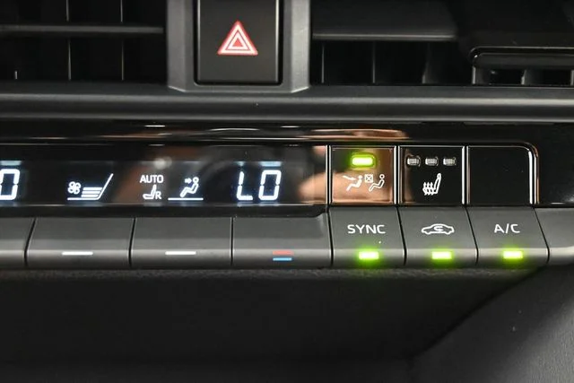 Used 2024  Toyota XLE image 24