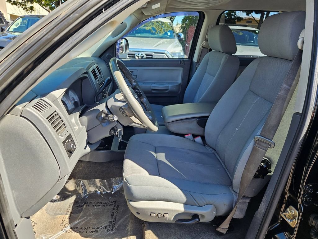 Used 2006 Black Dodge SLT image 12