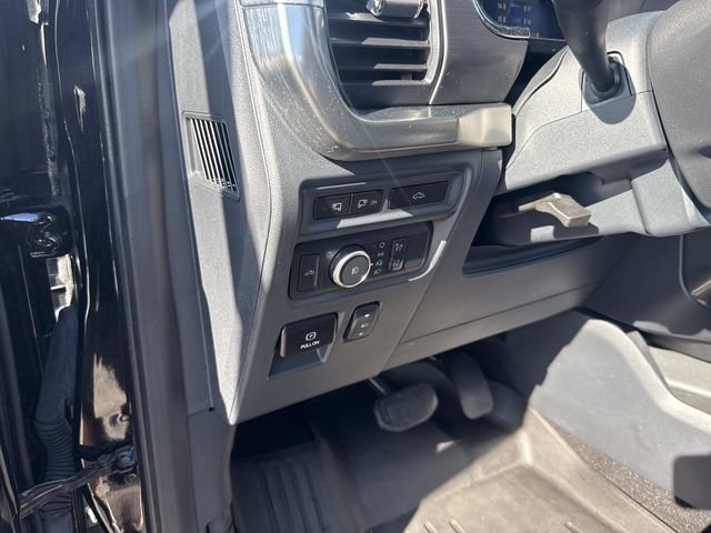 Used 2023 Agate Black Metallic Ford Lariat image 28