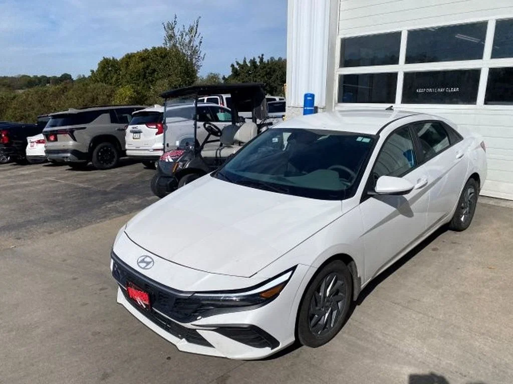 2024 Hyundai Elantra