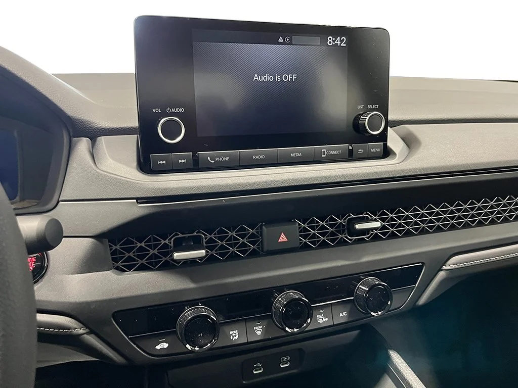 Used 2025  Honda SE image 22