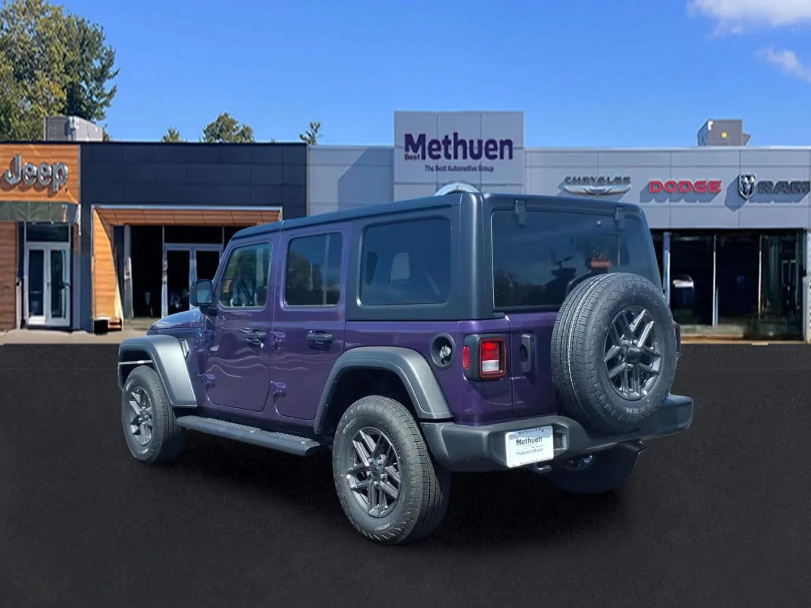 New 2026 Reign Jeep Sport S image 4